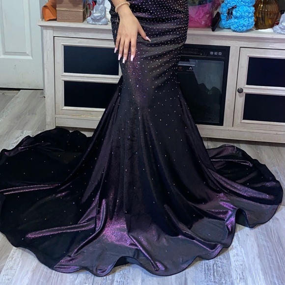 Dark purple Prom dress. From brand Jovani, and only used once. - Picture 7 of 7